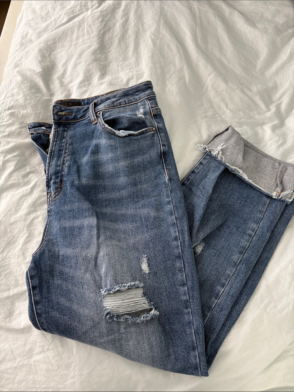 Women's Straight-Leg Distressed Jeans in Medium Blue